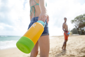 160616_Hydroflask_01_Beach_1000(1)